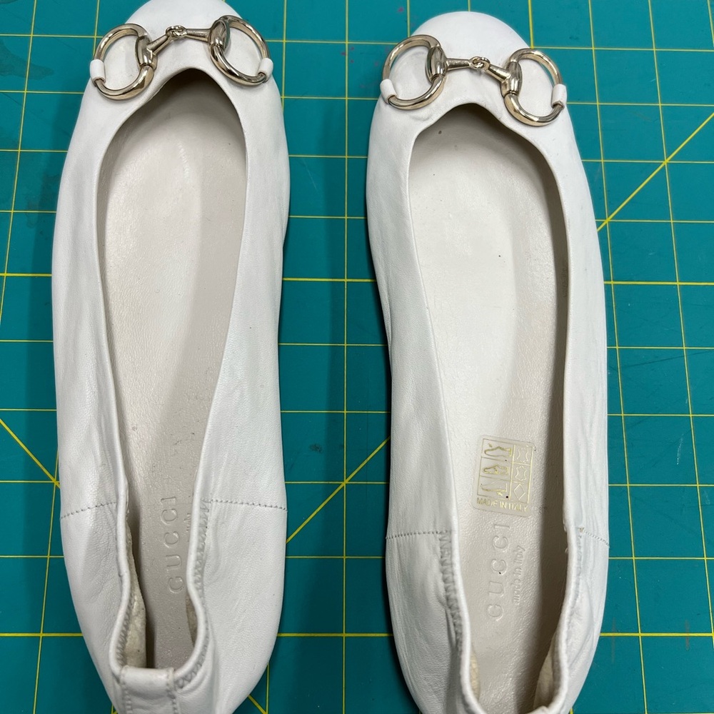 Gucci White Flats with Silver Horsebit
